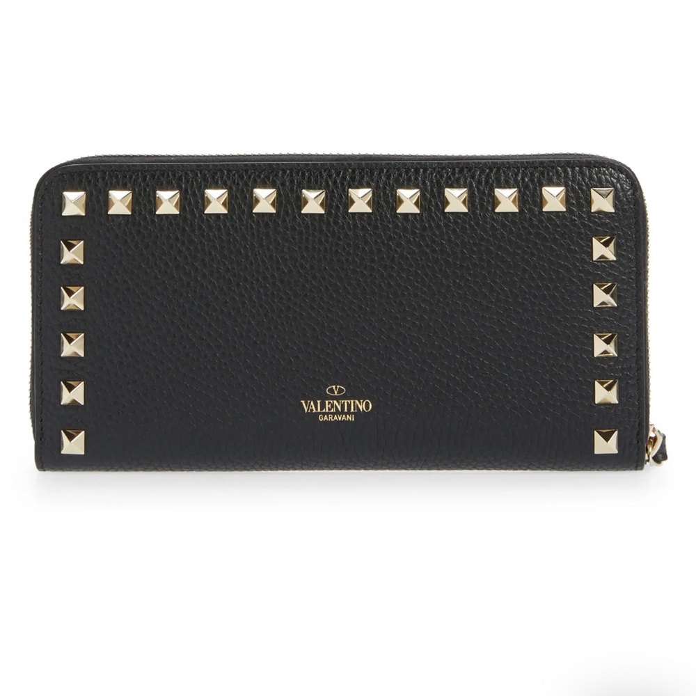 COPY - NWOT Valentino Rockstud Continental Leather Wallet